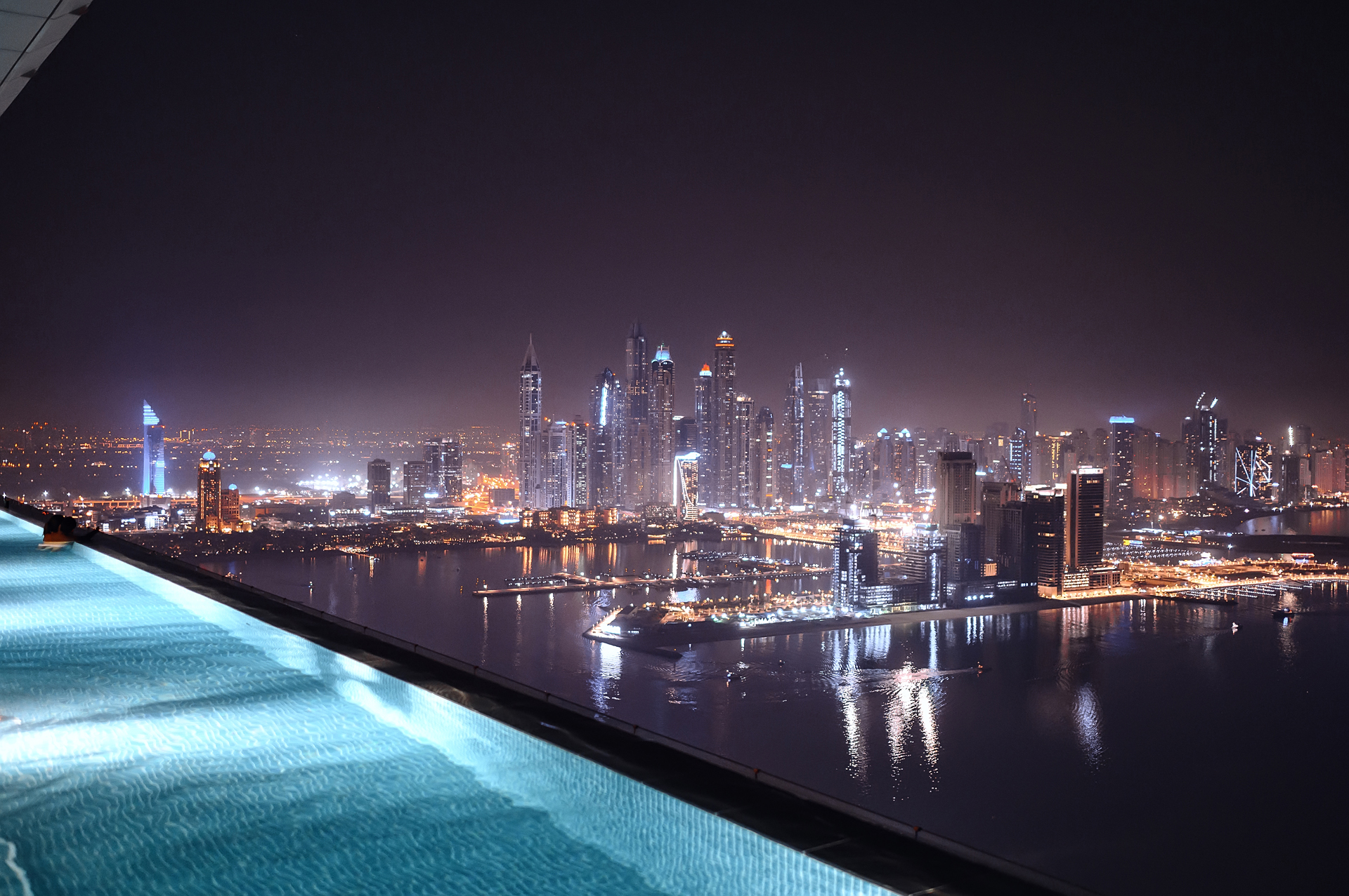 AURA SKYPOOL Dubai | EVENING POOL EXPERIENCE