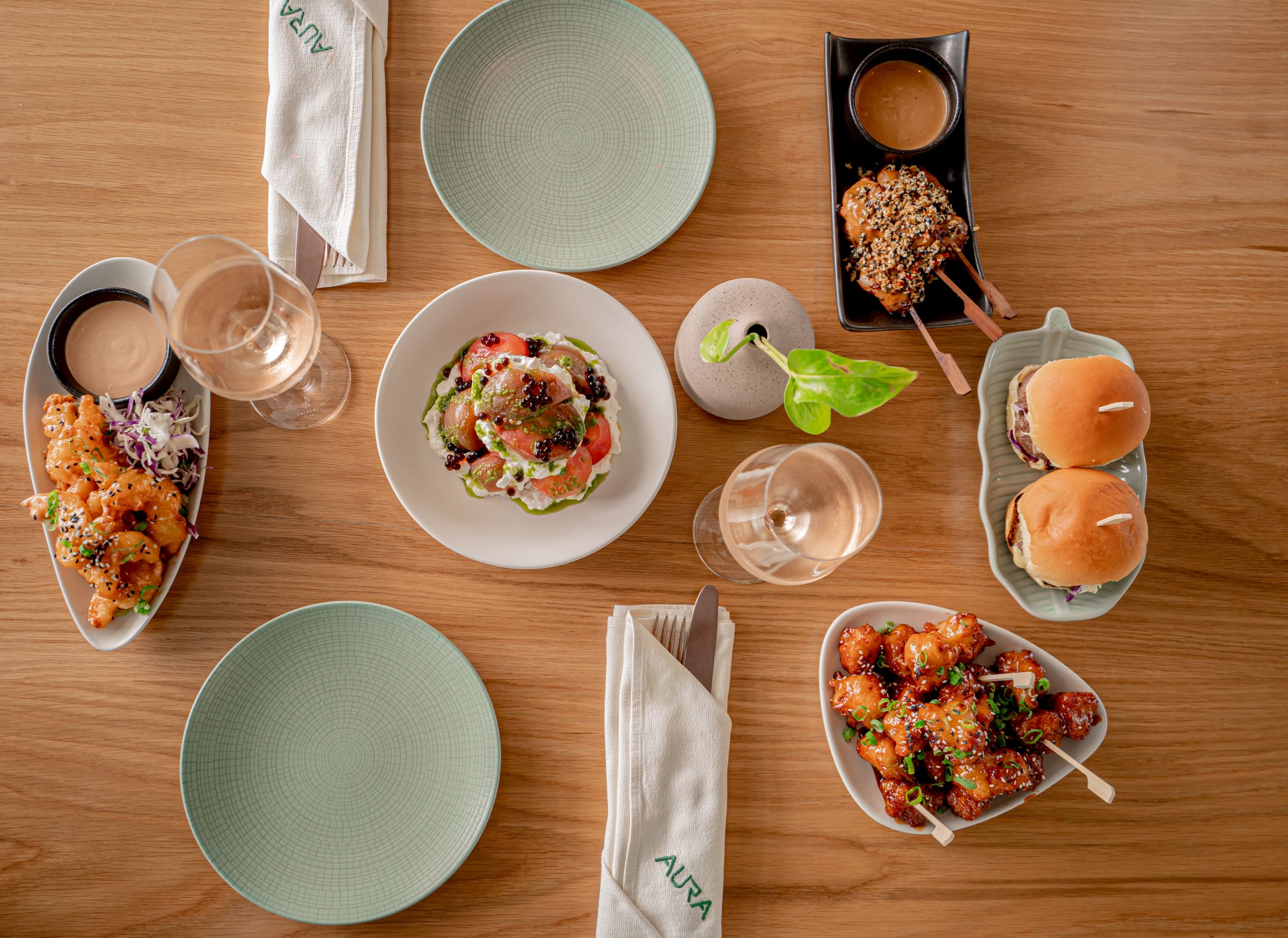 aura-skypool-dubai-lunch-in-the-sky-indoor-lounge