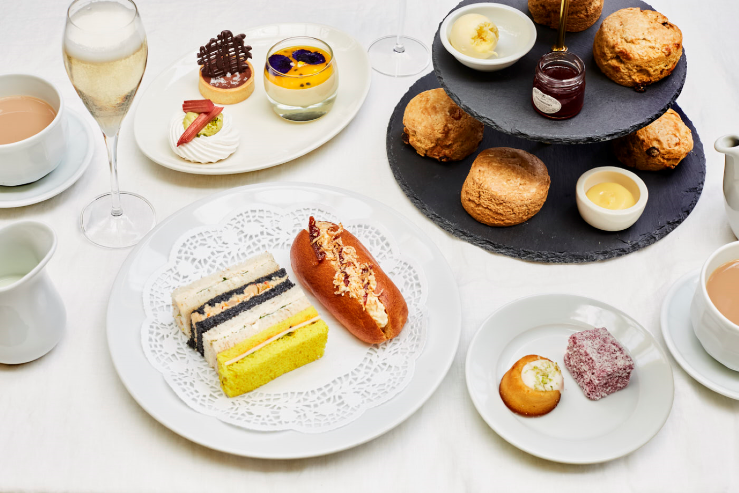 Harvey Nichols Knightsbridge Harvey Nichols HAT BOX Coronation